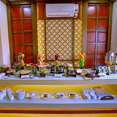 מנדלאי King Park Hotel מראה חיצוני תמונה